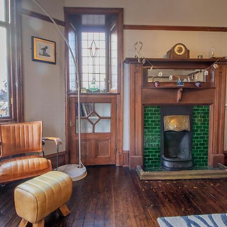 Pass The Keys Beautiful, Traditional 2 Bed Flat W Free Parking Глазго Экстерьер фото