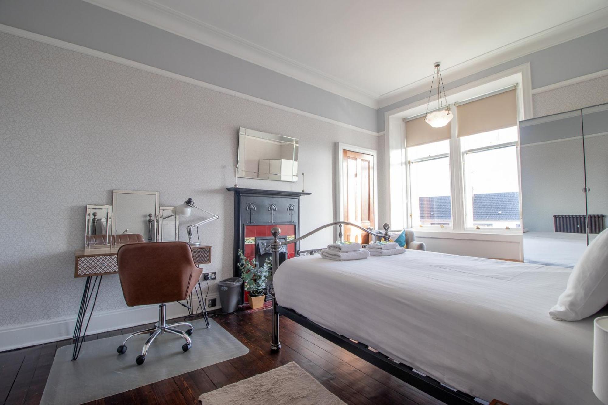 Pass The Keys Beautiful, Traditional 2 Bed Flat W Free Parking Глазго Экстерьер фото