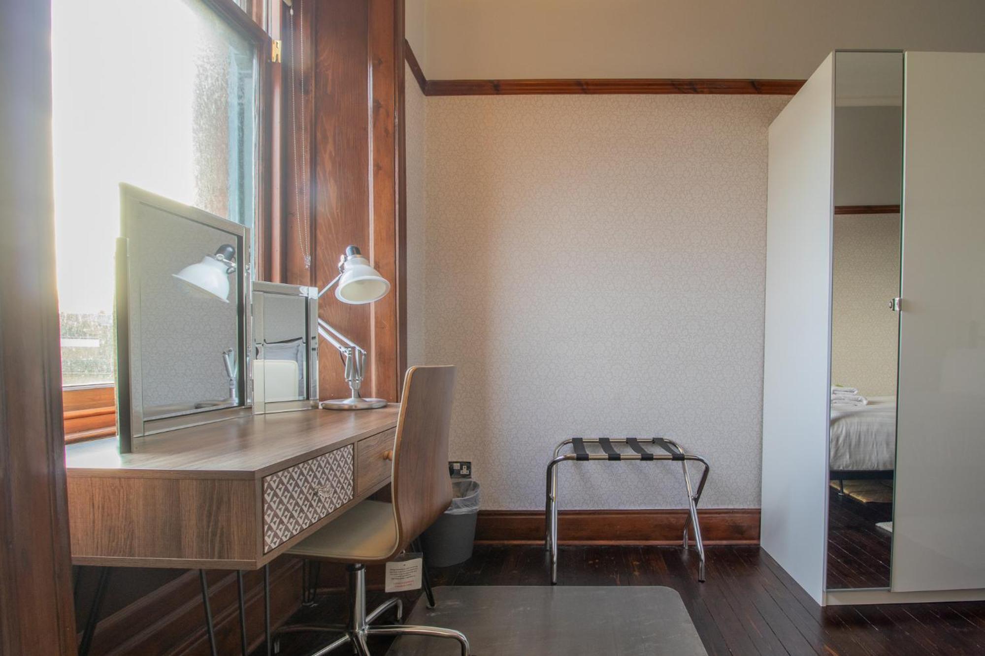 Pass The Keys Beautiful, Traditional 2 Bed Flat W Free Parking Глазго Экстерьер фото
