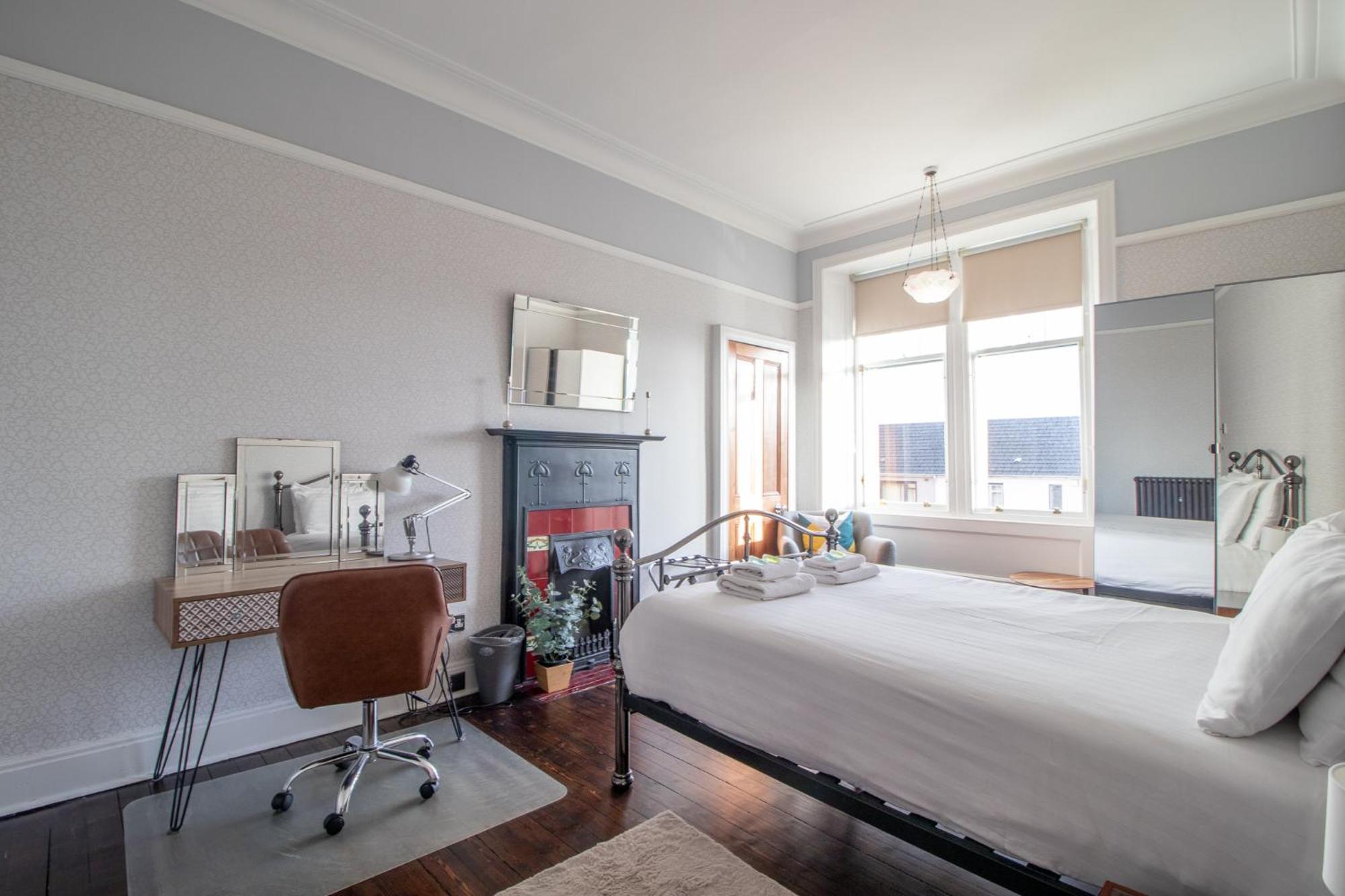 Pass The Keys Beautiful, Traditional 2 Bed Flat W Free Parking Глазго Экстерьер фото